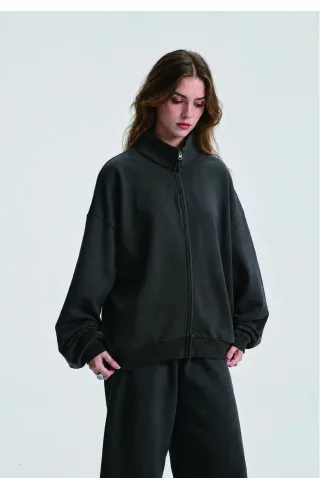 410gsm Stand-Collar Zip Sweatshirt Jacket — On-body fit / 02