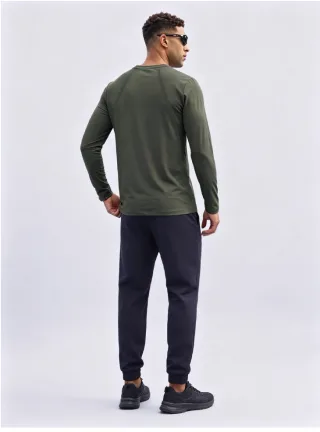 Seamless Stretch Long-Sleeve Sports T-Shirt — Back fit