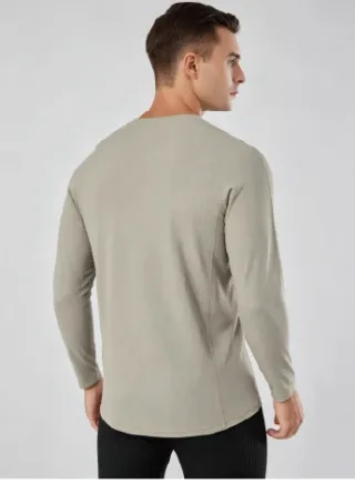 Ice-Silk Stretch Long-Sleeve Sports T-Shirt — Back fit